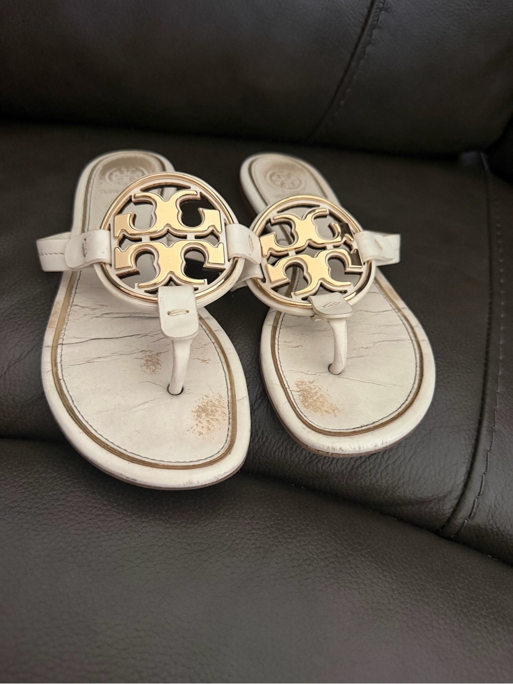 Tory Burch White Leather Thong Sandals with Gold Logo Medallion